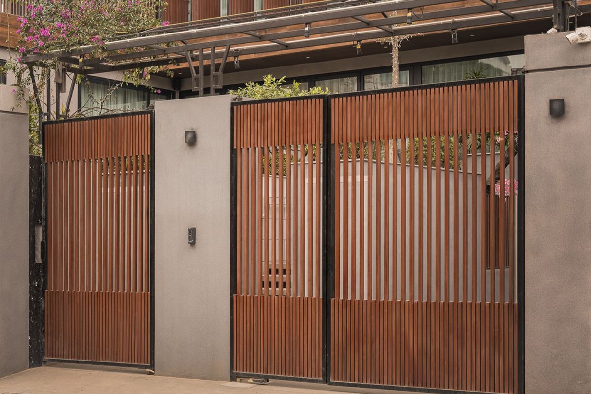 Pasti keren! 7 model pagar besi minimalis mewah untuk rumah